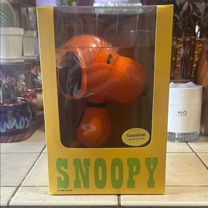 Dark Horse Peanuts Snoopy Flocked Vinyl Figure
Classic Tangerine Limited Edition